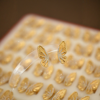 Női nyaklánc 925 ezüst medállal, réz alapra galvanizált felülettel, pillangó‑toll dizájn