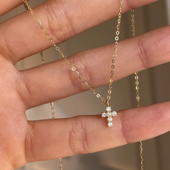 Colier din argint 925 cu cruce și zircon, design nișă, zircon încrustat, greutate 1,6 g