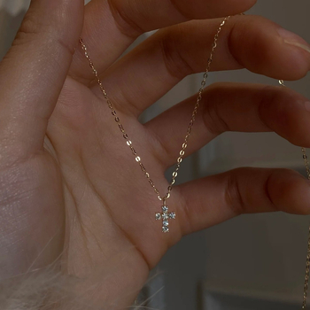 Colier din argint 925 cu cruce și zircon, design nișă, zircon încrustat, greutate 1,6 g