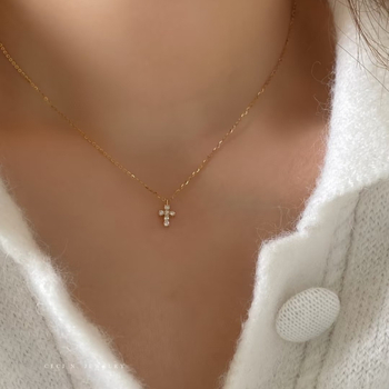 Colier din argint 925 cu cruce și zircon, design nișă, zircon încrustat, greutate 1,6 g