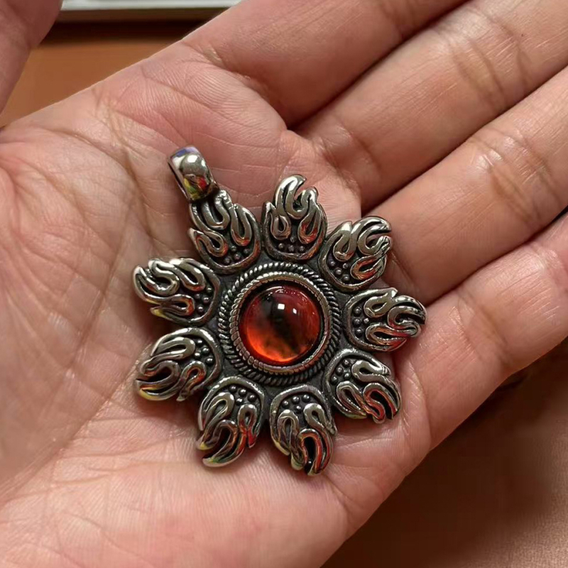 Rozsdamentes acél nyaklánc – Könnyed luxus stílus, Divatos városi viselet, 2025 ősz