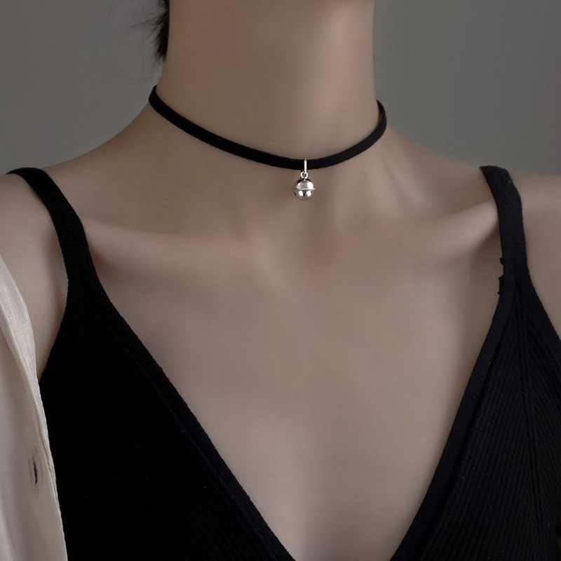 Geometriai ötvözet medálos nyaklánc, szabályos lánccal, minimalist stílus