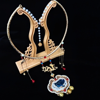 Kaelakee tüüpi krae bojtidega - segamaterjal, sulami ripats, Anhui päritolu, 2024 talv, Originaalne disain