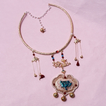 Kaelakee tüüpi krae bojtidega - segamaterjal, sulami ripats, Anhui päritolu, 2024 talv, Originaalne disain