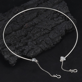 Vaskest U-kujuline kaelakee kiudpendliga, etnilise stiiliga