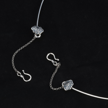 Vaskest U-kujuline kaelakee kiudpendliga, etnilise stiiliga