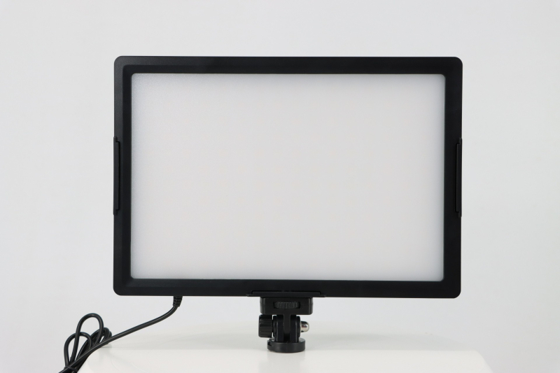 Επαγγελματικό LED φως φωτογράφισης για ζωντανές μεταδόσεις - 15W, διπλή θερμοκρασία χρώματος, ρυθμιζόμενη φωτεινότητα, τροφοδοσία USB 5V/3A