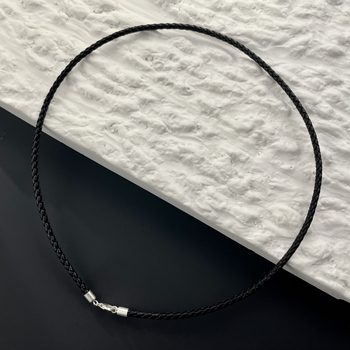 Colier: Argint 925, șnur din piele împletită, unisex, lun?gime clavicular, lungime 41–50 cm, finisaj lucios, pandantiv 925