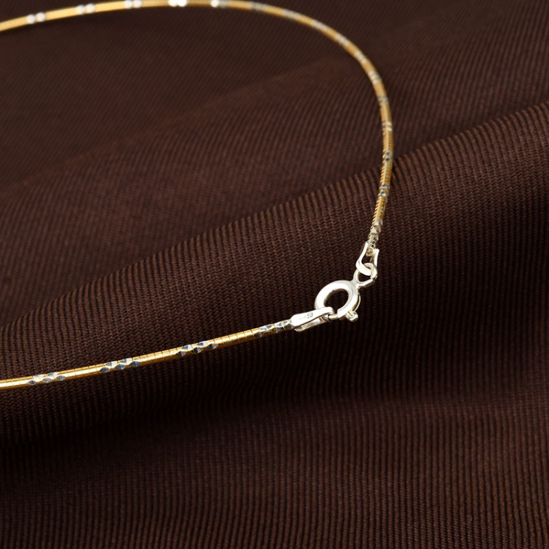 Geometrinės formos sidabrinis 925 kaklo papuošalas su gyvatės grandine