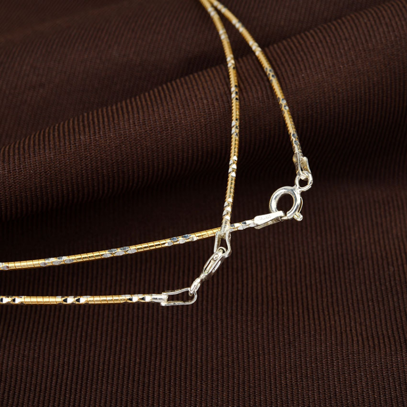 Geometrinės formos sidabrinis 925 kaklo papuošalas su gyvatės grandine