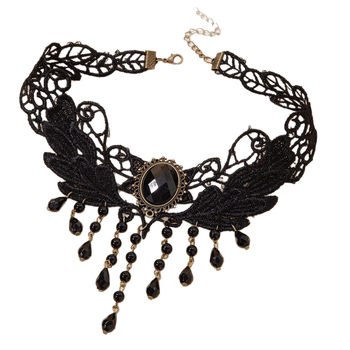 Csipkés chokernyaklánc, kulcscsonti lánccal, csepp alakú medállal, mesterséges kristállyal, 31–40 cm kerület