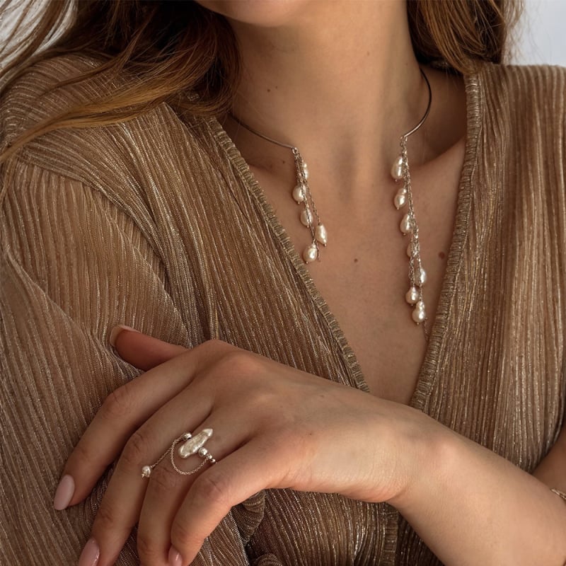 Ogrlica tipa goljer s perlama, geometrijski oblik, kristalni privjesak, težina 16 g, običan lanac