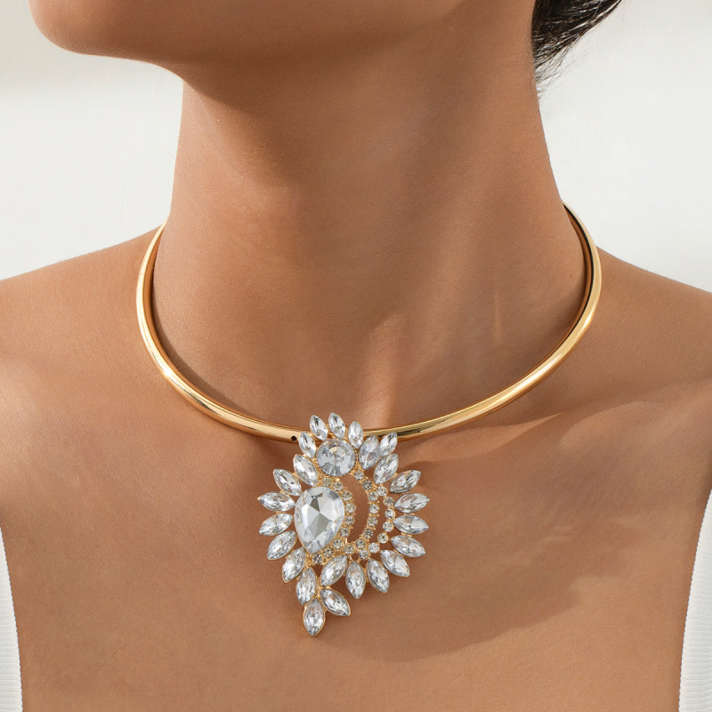 Fém nyaklánc • cink ötvözet • személyes stílus • 34 g • őszi 2024 bemutató