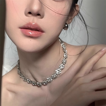 Geometriai ötvözet nyaklánc elektroplatírozott bevonattal, uniszex, szabályos lánc, medál ötvözetből, 2024 tavasz Koreai stílus