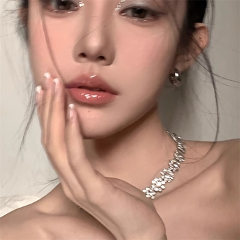 Geometriai ötvözet nyaklánc elektroplatírozott bevonattal, uniszex, szabályos lánc, medál ötvözetből, 2024 tavasz Koreai stílus