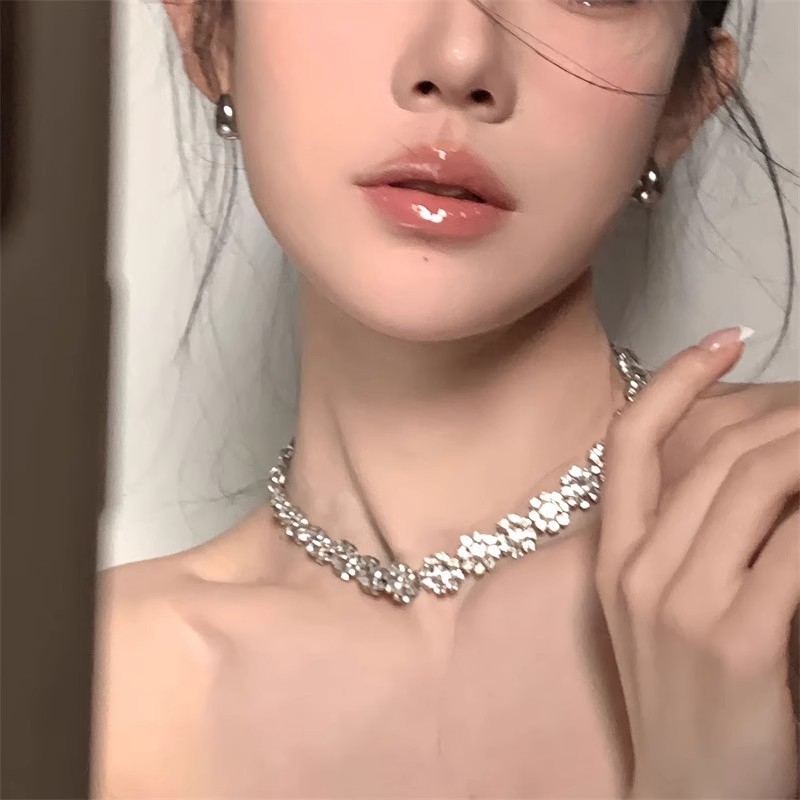 Geometriai ötvözet nyaklánc elektroplatírozott bevonattal, uniszex, szabályos lánc, medál ötvözetből, 2024 tavasz Koreai stílus