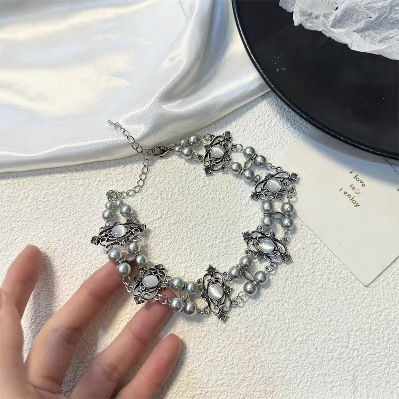 Kétrétegű nyaklánc tigrisz szemmel és gyöngyökkel, kubai lánccal, ötvözet, állítható hossz 21–50 cm, medál titánium- acélból