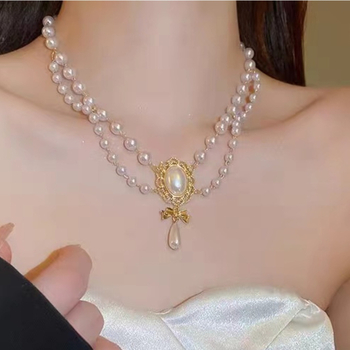 Ogrlica s dvostrukom slojem bisera, privjesak od smole, elektroplatirani završetak, geometrijski dizajn, višeslojna