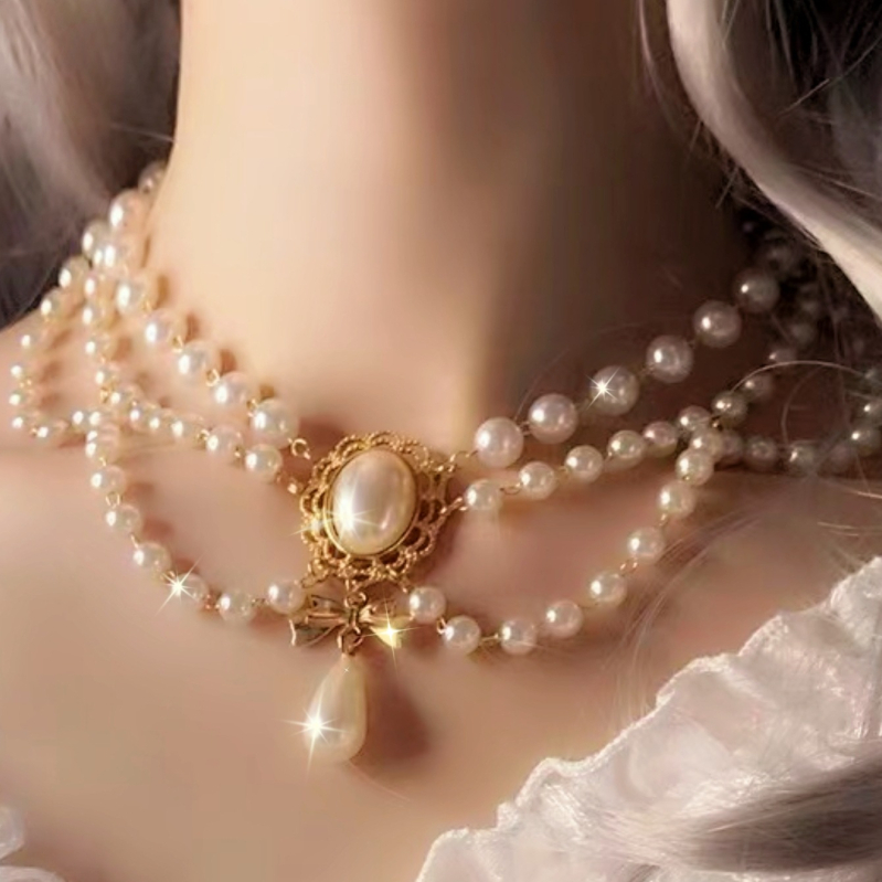 Ogrlica s dvostrukom slojem bisera, privjesak od smole, elektroplatirani završetak, geometrijski dizajn, višeslojna