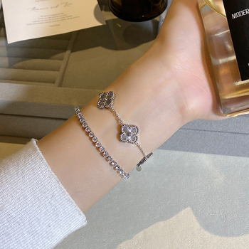 Brățară din oțel de titan lustruit, cu trifoi cu patru foi, pentru femei – design geometric, stil proaspăt și dulce