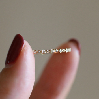 Prsten od S925 sterling srebra, pozlaćen 14K, red cirkona, elegantan i nježan, pogodan za slaganje