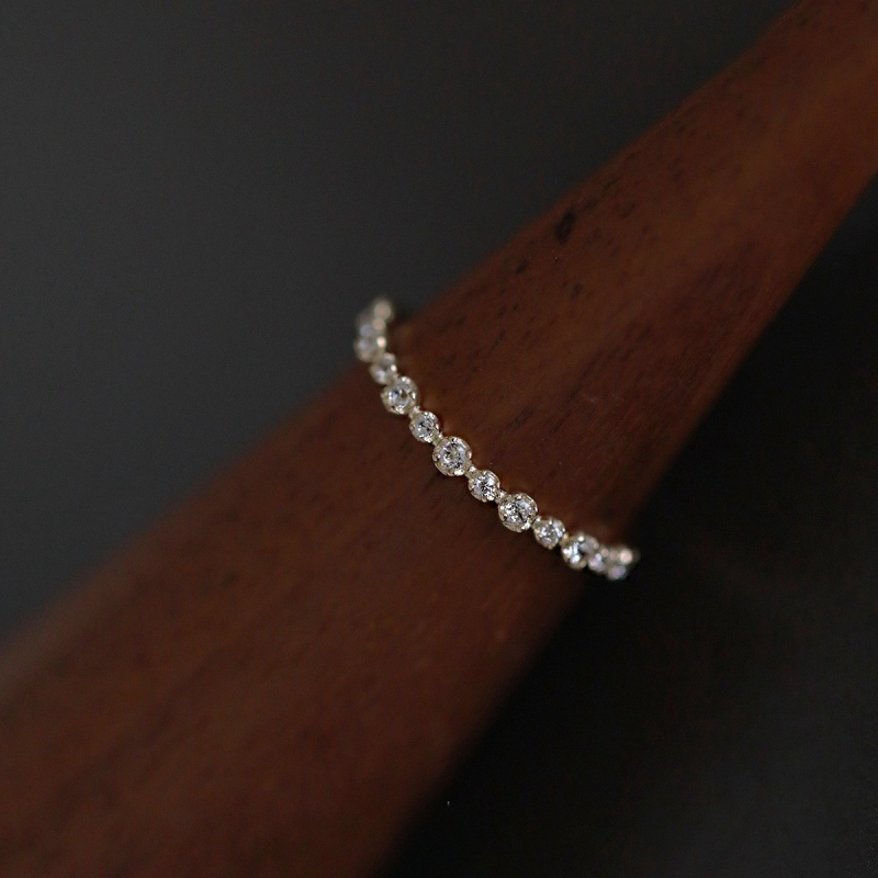 Prsten od S925 sterling srebra, pozlaćen 14K, red cirkona, elegantan i nježan, pogodan za slaganje