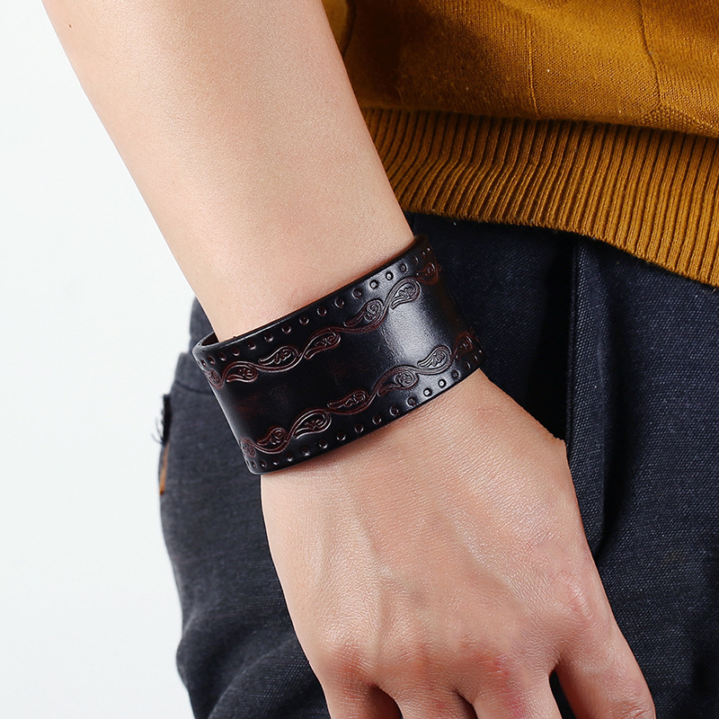 Kožna narukvica s ugraviranim geometrijskim uzorkom, punk retro stil, unisex