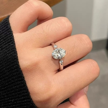 Prsten s moissanitom, 2 karata, ovalnog oblika, od srebra 925, za žene