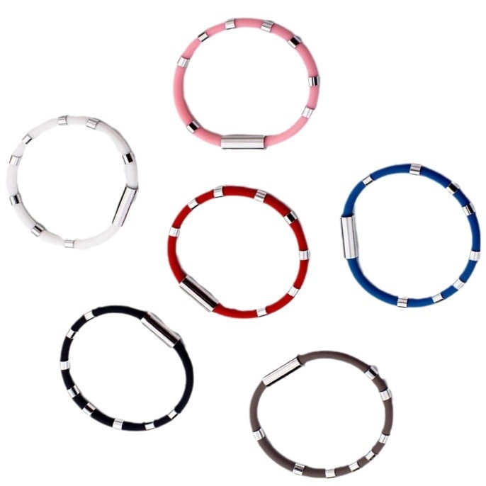 Szilikon anti-sztatikus csuklópánt mágnessel és negatív ionokkal, pár-stílusú sportos karkötő titánium-acél lánccal