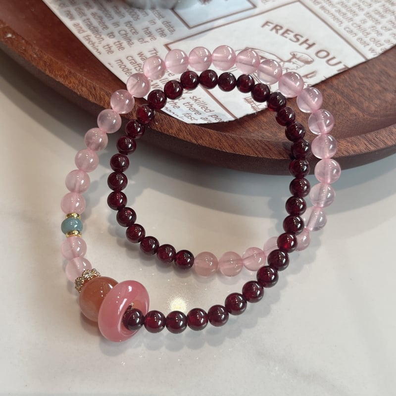 Βραχιόλι με διπλό κυκλικό σχέδιο, κεντρικός ροζ χαλαζίας, πλευρικοί λίθοι από γρανάτη, υλικό κράμα, μάρκα Xuanhua