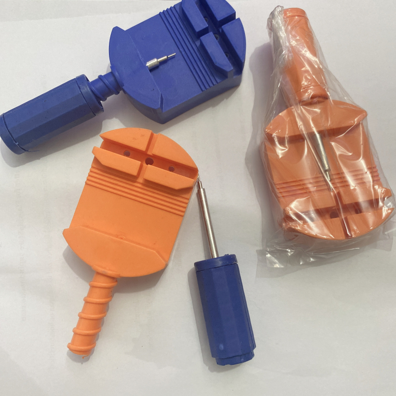 Nástroj na opravu hodiniek – oceľový remienok, nastavovač retiazky, odstraňovač, nástroj na úpravu dĺžky (1 ks) OUYNI, jar 2025