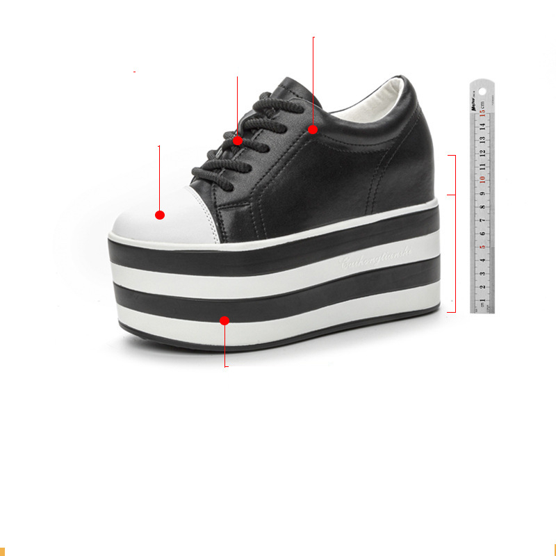 Teniși albi cu vârful rotund, stil coreean, stil nou primăvara 2025, pantofi la modă cu platformă și toc plat ascuns, eleganți, casual și versatili