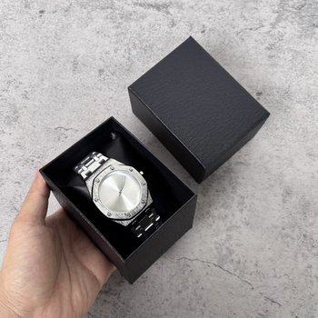 Logó nélküli óra doboz, műbőr (Importálás: Nincs; Márka: Egyéb; 2025 tavasza)