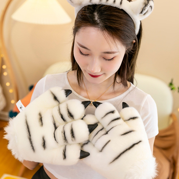 Plüss Tigris Farokkal és Mancsokkal — rekvizit színpadi előadásokhoz; PP gyapot töltés, 15–35 éveseknek