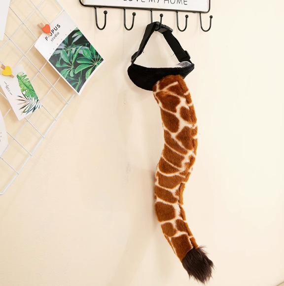 Plüss Tigris Farokkal és Mancsokkal — rekvizit színpadi előadásokhoz; PP gyapot töltés, 15–35 éveseknek