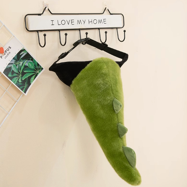 Plüss Tigris Farokkal és Mancsokkal — rekvizit színpadi előadásokhoz; PP gyapot töltés, 15–35 éveseknek