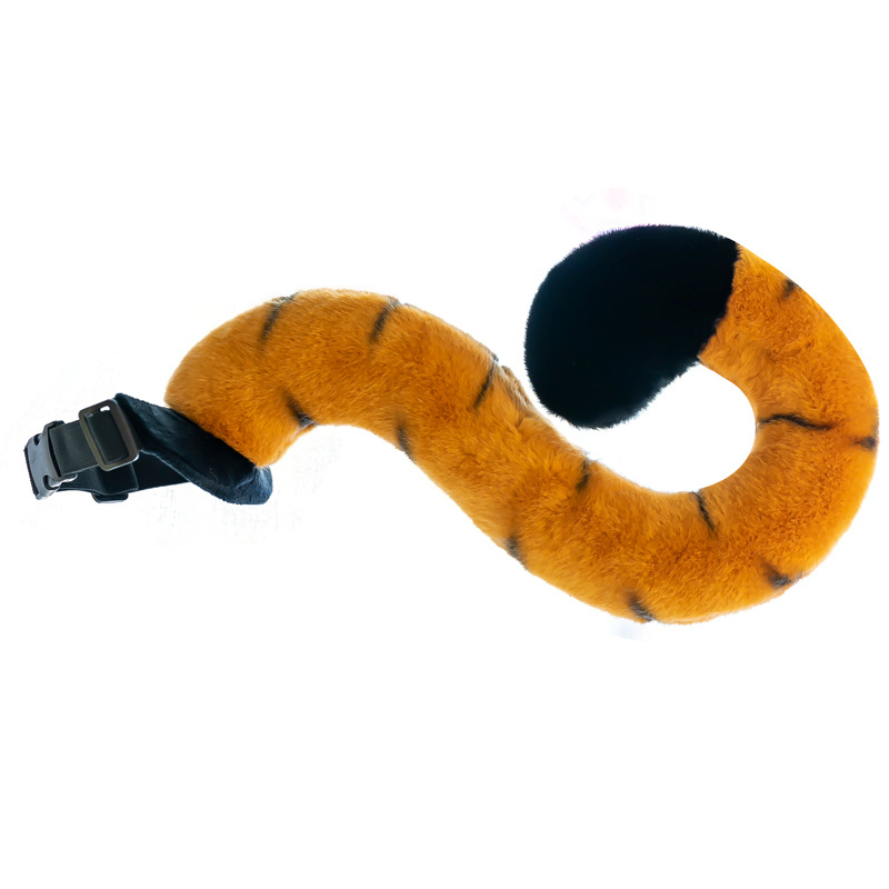 Plüss Tigris Farokkal és Mancsokkal — rekvizit színpadi előadásokhoz; PP gyapot töltés, 15–35 éveseknek