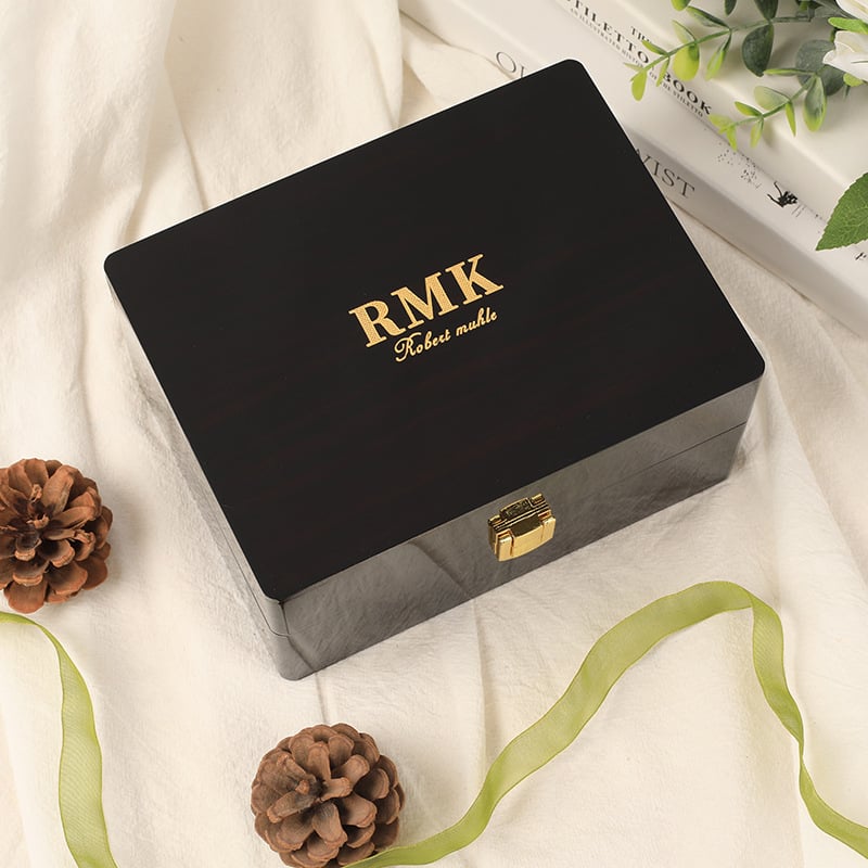 Drvena kutija za pakiranje satova s lakiranim završnim slojem, namijenjena pakiranju nakita, Kina