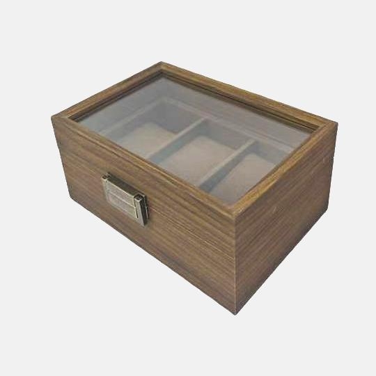 Cutie pentru ceasuri antice, cu trei compartimente, finisaj cu textură de lemn și capac de sticlă; materiale: placă de densitate + PVC + flanelă + sticlă