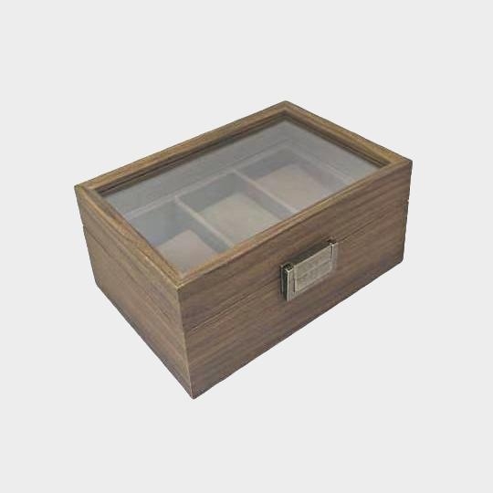 Cutie pentru ceasuri antice, cu trei compartimente, finisaj cu textură de lemn și capac de sticlă; materiale: placă de densitate + PVC + flanelă + sticlă