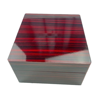HQ004 Box na hodinky – drevený box s lakovaným povrchom, personalizovaný úložný box na šperky