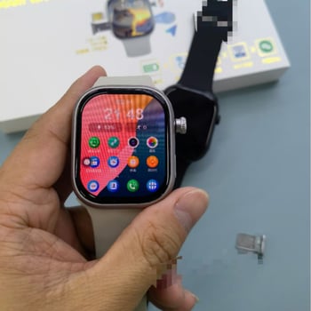 Ceas inteligent cu ecran AMOLED pătrat, 5G Wi‑Fi, procesor octa‑core, NFC și monitorizarea ritmului cardiac