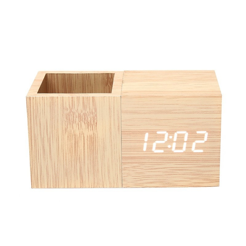 Ceas deșteptător cu afișaj LED, funcționare silențioasă, alimentat cu baterii, mecanism electronic, grosime de 15 mm sau mai mult.