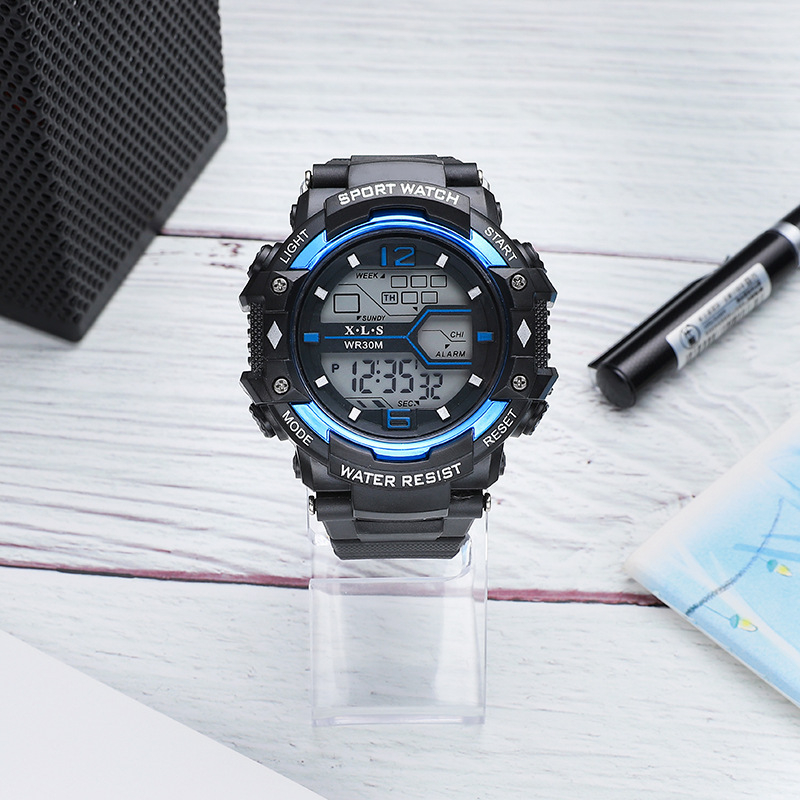 Viacfunkčné elektronické hodinky pre vonkajšie športy – elektronický pohon, číslicový displej, 20 m vodotesnosť, puzdro ABS-TPU, remienok TPU