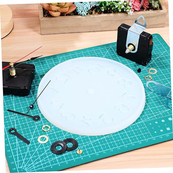 Кварцов механизъм за стенен часовник, пластмасов корпус, безрамков дизайн, с плавно движение на секундната стрелка