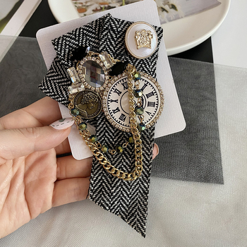 Broš s kristalnom mašnicom i geometrijskim motivom sata – miješani materijali, unisex modna dekoracija