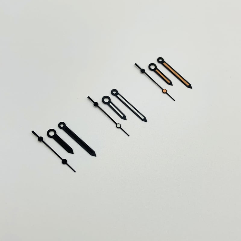 Set de ace de ceas pentru mișcări mecanice NH35/NH36/4R – ace de oră, minut și secundă; cutie 100 buc.; toamnă 2024