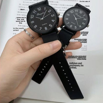 Tichý hodinky pre skúšky úradníkov, gumový remienok, kvarcový pohon, ciferník 36 mm, vodotesnosť 30 m, svetový čas