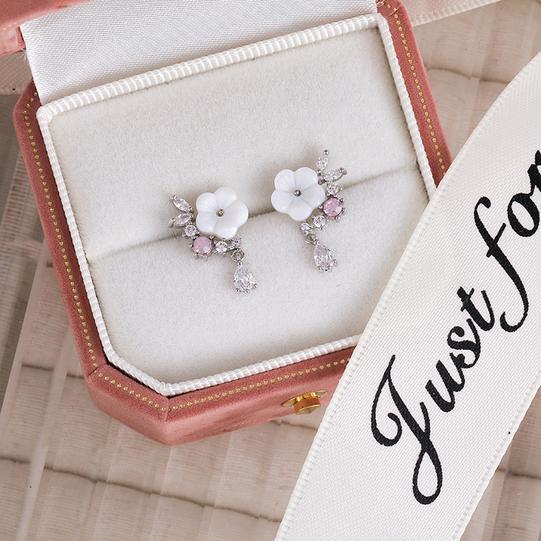 Naušnice s cvjetnim dizajnom, mikropavé cirkon, bakar, korejski stil