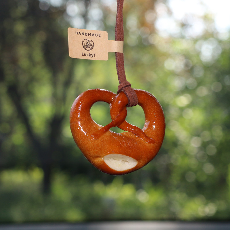 Autómedál (Anyag: magas gluténtartalmú liszt; Stílus: rajzfilm; Funkció: beltéri dekoráció; Testreszabás: nincs)